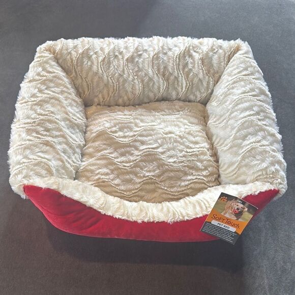 Soft Touch Pet Bed Red and Cream NEW - Picture 1 of 11